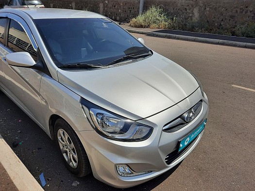 Hyundai accent 2014