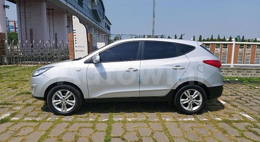 Hyundai tucson LX 2013