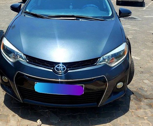 Toyota Corolla full option.