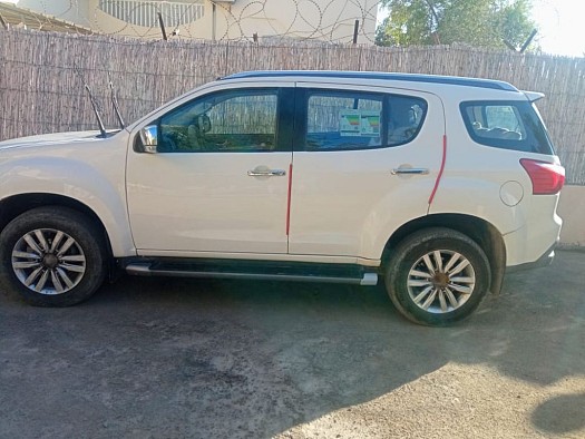 ISUZU mux 2018