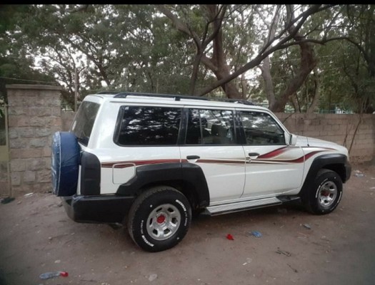 Voiture Nissan patrol Y61