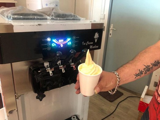 A vendre une machine à glace nouvelle génération