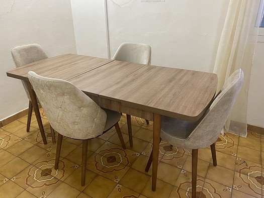 Table à manger avec rallonge et 4 chaises