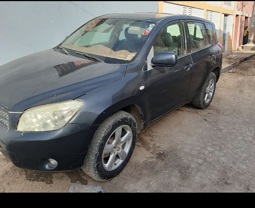 Voiture TOYOTA RAV4