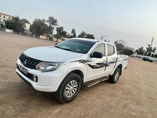 Mitsubishi L200 en trés bon état D85