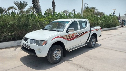 Véhicule Mitsubishi L200