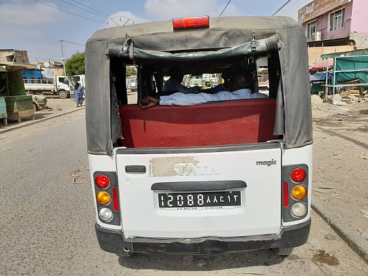 Véhicule 4 roues Bajaj Tata