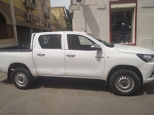 Hilux Toyota 2018 Basic