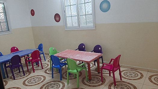Tables et chaises garderie