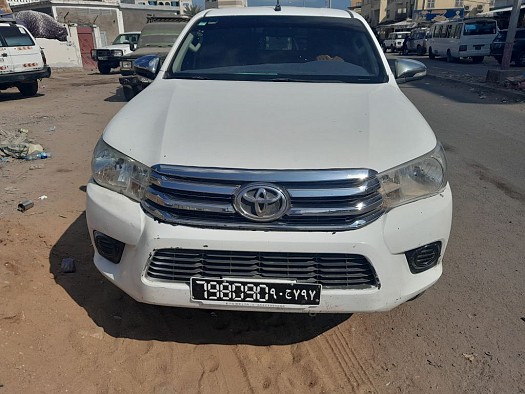 Voiture Toyota Hilux Pick-Up 2015
