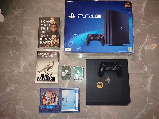 PS4 PRO 1TB + PACK