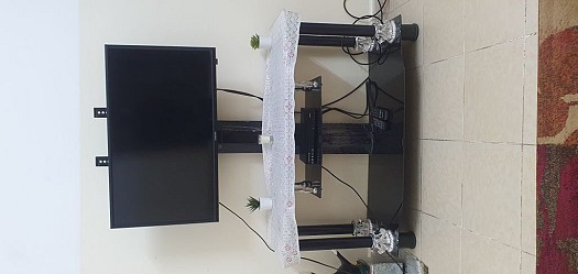 TV avec sa Table Téléviseur