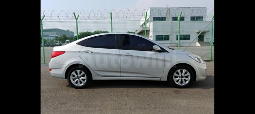 HYUNDAI ACCENT 2016