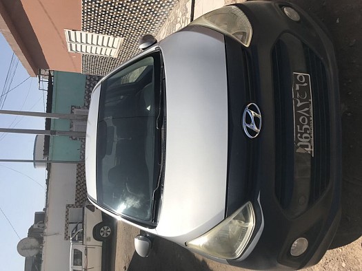 Voiture Hyundai Grand i10 model 2015
