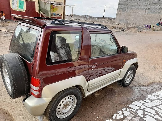 MITSUBISHI PAJERO JR