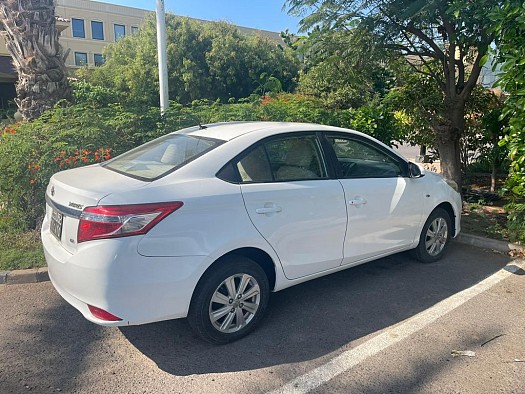 Toyota yaris 2014