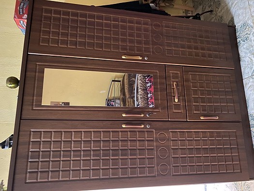 Armoire à 3 portes