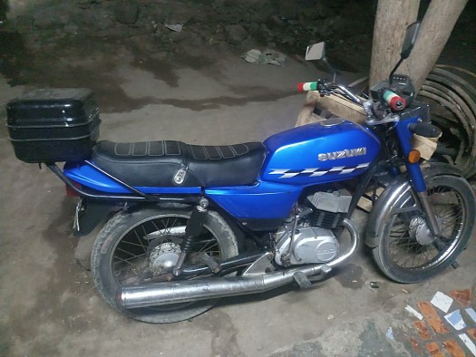 Moto AX100