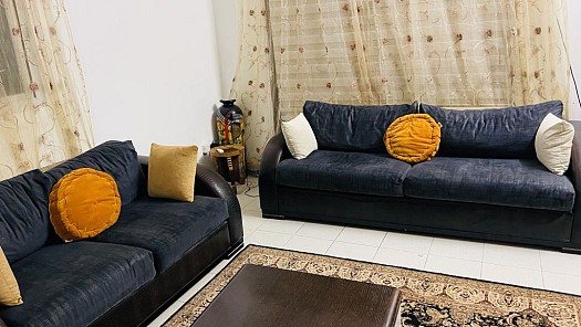 Meuble Salon moderne en assez bon état.