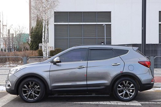 Voiture Hyundai Santa Fe de 2016, équipée de toutes les options
