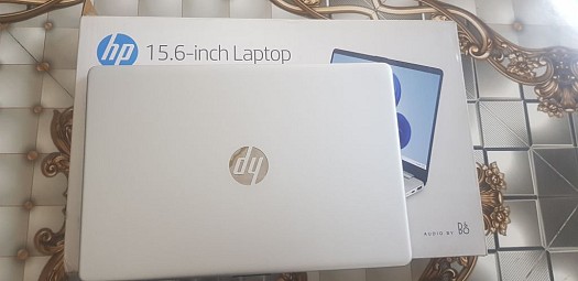 Laptop 11th Gen Intel(R) Core (TM) i5-1135G7@2.42GHz