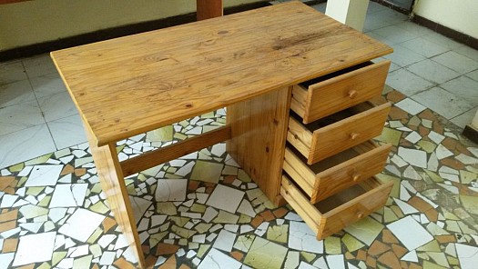 Bureau en bois