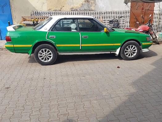 Voiture Taxi Toyota Mark II