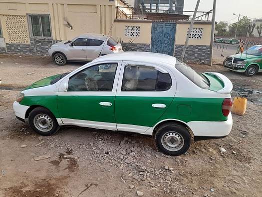 Toyota platz