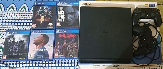 PlayStation 4 Slim