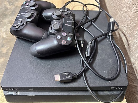 Console PS4 avec Fifa 23