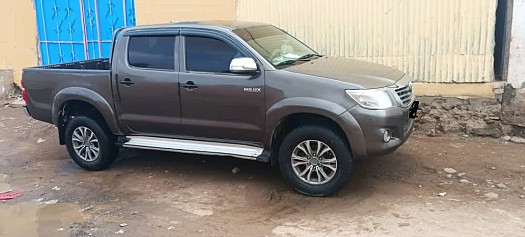 Voiture Toyota Hilux de 2016, en très bon état