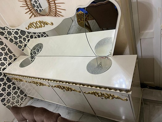 Commode avec miroir