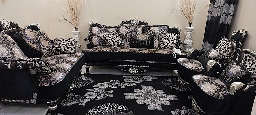 Salon moderne peux utilisé accompagnés avec des rideaux et des tapis gratuit.