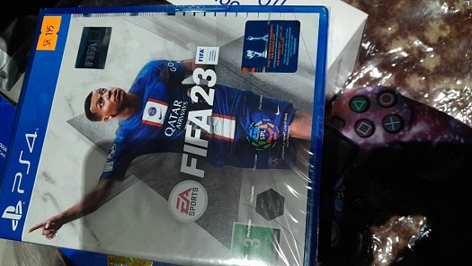 Jeu FIFA23 pour PS4, en bon état, prix négociable