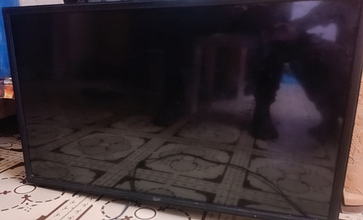 LG Smart TV 32 pouces, écran plat, comme neuf