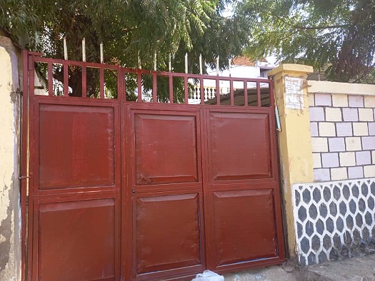 Maison rénovée de 4 chambres à Balbala Cheik Moussa, avec parking et réservoir d'eau