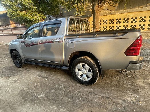 Toyota Hilux GLX Diesel, Caméra de recul, Fermeture électrique