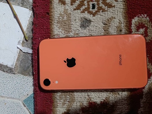 iPhone XR Orange 128 Go, comme neuf