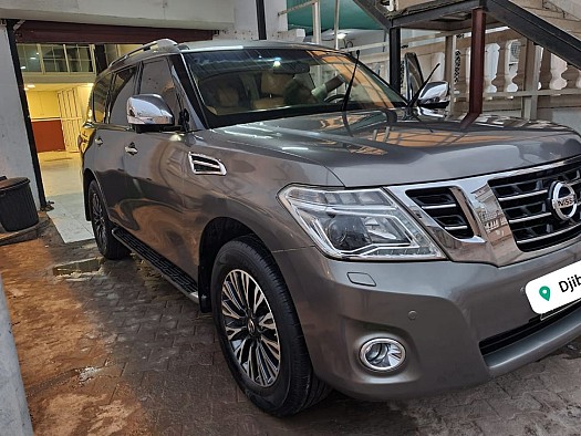 Nissan Patrol Platinum, 41.000 km, Essence, 4x4, 360° Camera, Brown Leather, 7 Seats