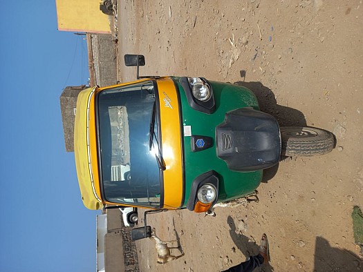 Bajaj Piaggio Ape DX en excellent état