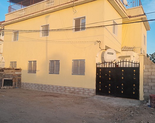 Maison F4 à louer à Gabode 4, 3 chambres avec parking gratuit
