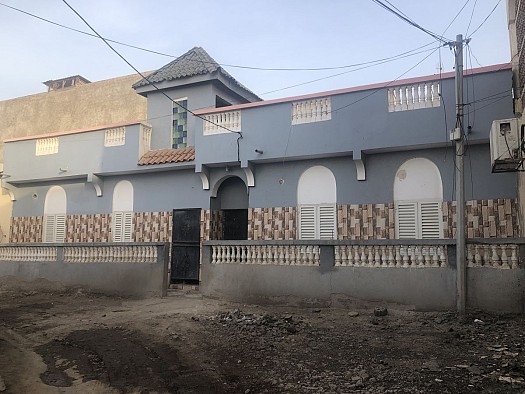 Maison F4 avec grande terrasse à louer à Q7 Sud