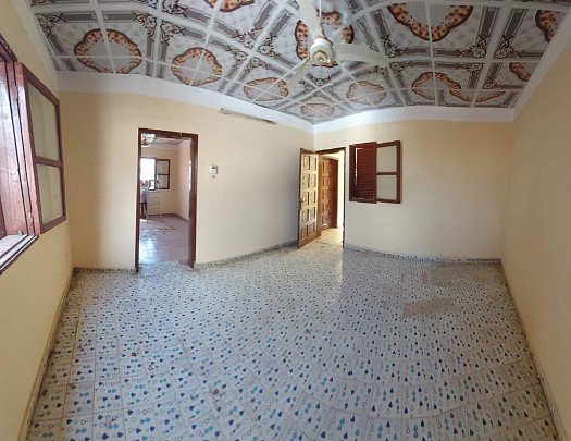 Maison 3 chambres à louer Q6 rue de Zeila, proche grand marché