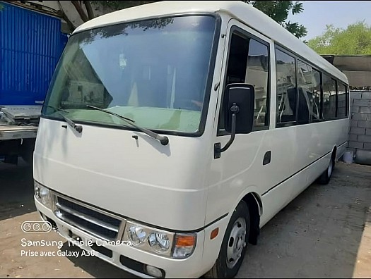 Bus Mitsubishi Rosa 35 places. Importé de Dubaï