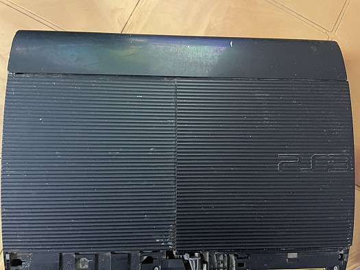 PS3 Ultra Slim d\'occasion avec jeux intégrés