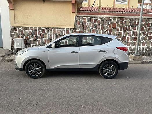 Hyundai Tucson à louer à Djibouti, transmission automatique, carburant gazole