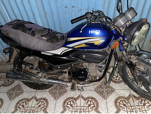 Moto Hero 140, parfait état, prix négociable