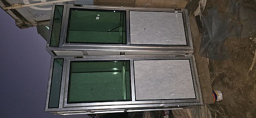 Cabine téléphonique en aluminium