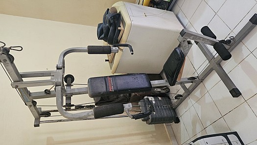 Machine de musculation en excellent état, prix négociable