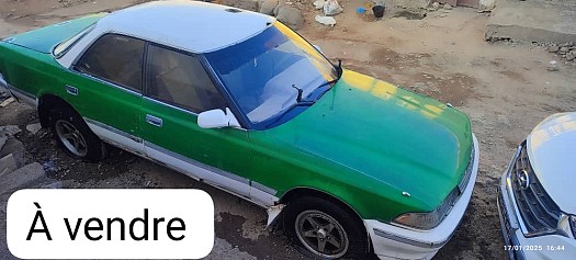 Taxi d\'occasion Marque 2 ancien modèle à vendre
